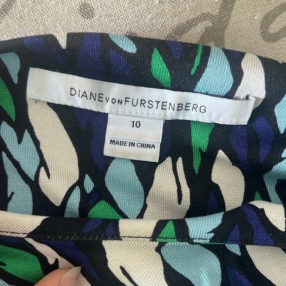 Diane von Furstenberg SILK ZOE DRESS IN TWIGGS MULTI GREEN 10 - Picture 5 of 5